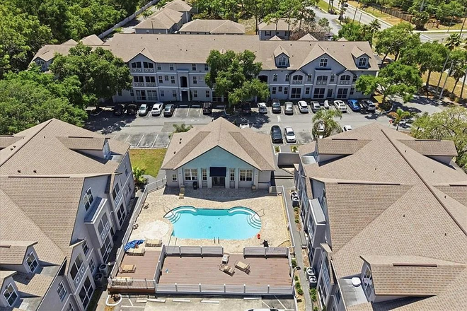 Aerial view of condo with Clubhouse and pool - EXTREMELY RARE LARGER THAN MOST 3BRM 3.5BATH TO SHARE WITH YOUR OWN PRIVATE 255SQFT SUITE (BRM+BATH)