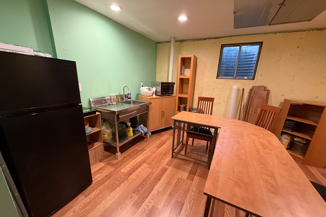 - 1 BR/1 Ba in Boulder home. Shared bathroom, new kitchenette and family room $1150 Rent inc utiities