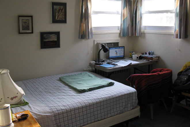 Bedroom 2 - Safe Garden City: walk to campus House
