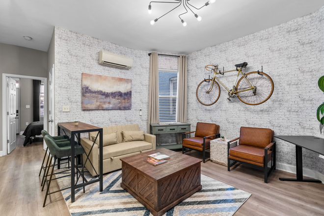 living area - Modern 1 bedroom w/ Parking Apartments