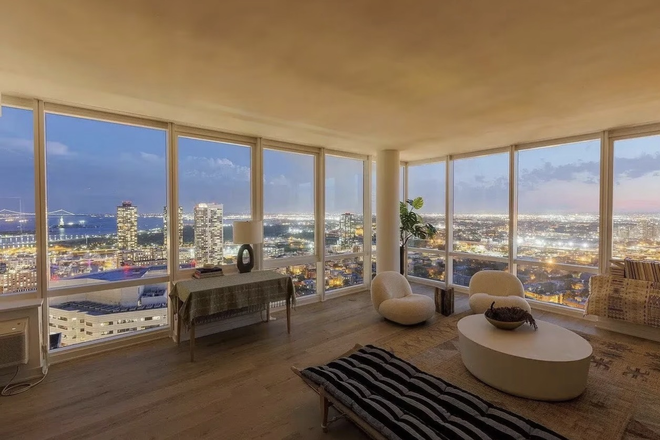 Living room - The Hendrix - High-floor corner unit with floor-to-ceiling windows