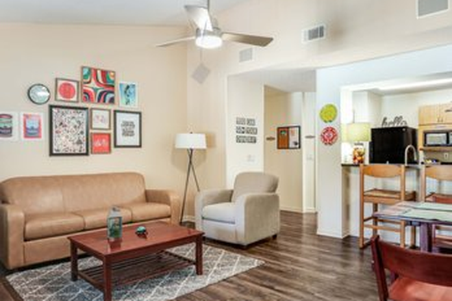 Living room - Private 3/3 - Male Student Unit - Large Bedrooms