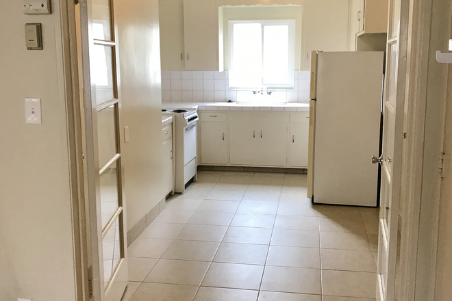 kitchen - Shared 1b/1ba on Southside Berkeley