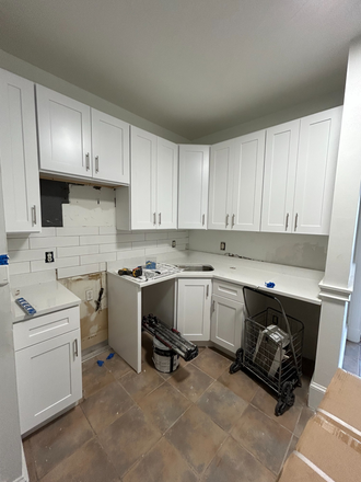 Kitchen - 3 Bed Available 8/15/26! *CONTACT NOAH 603-470-8181 Apartments