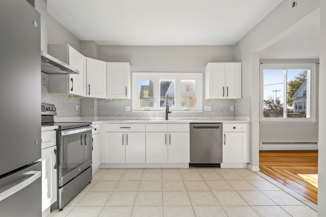 - - Available 9/1!! 5 Bed 2 Bath Newly Renovated w/ Laundry & Parking Apartments