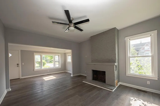 Living Room - Recently Renovated near Xavier/UC House