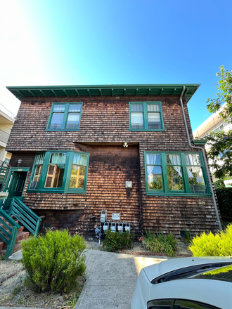 Outside view - Close to campus apartment