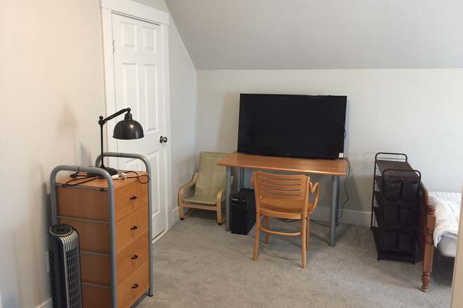 Smaller Room Desk & Drawer - Fully Furnished Spacious Rooms