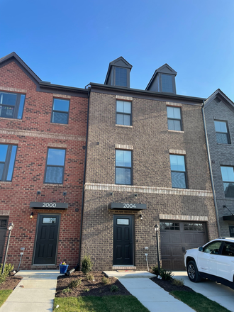 Front of the house - 2 Private Rooms in Bell Heights - female only, VCU student, near campus, all included!