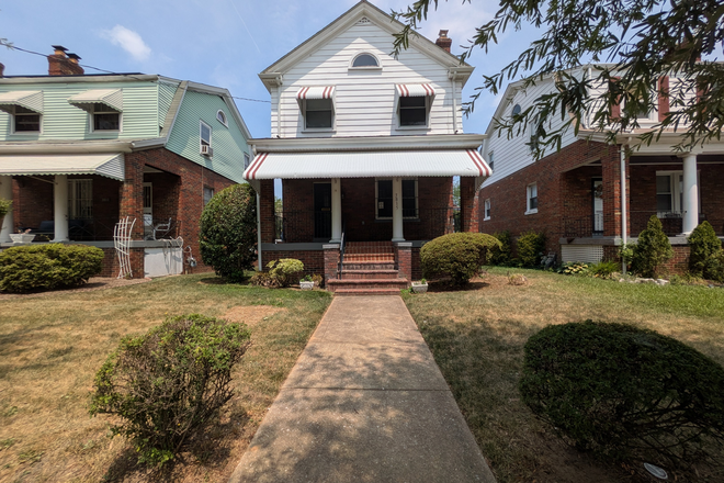 Front of the house from the sidewalk - 3815 South Dakota Ave