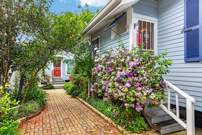 View of Cottage Entrance with Garden - Furnished Uptown 1 bedroom /Rent Inclusive Utility, Furnishings, Roku, Internet, Pest Co