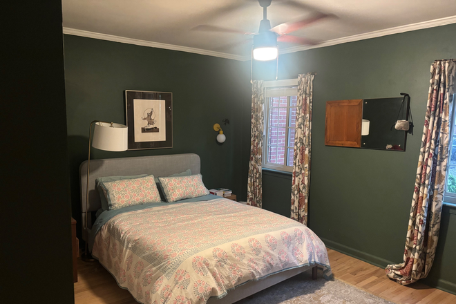 Main Bedroom - Beautiful apartment in the heart of city of Decatur 2 bedroom 1 bathroom. Walk to MARTA