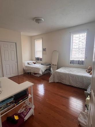 Bedroom - Summer Sublet Close to Campus