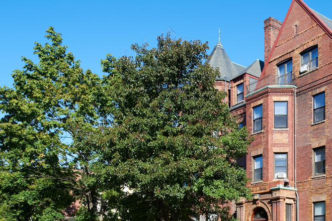 Street view - 1BR/1B Apartment <1min from HLS Campus