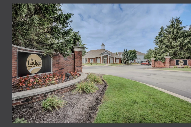 Entrance - LODGE ON THE TRAIL Apartments