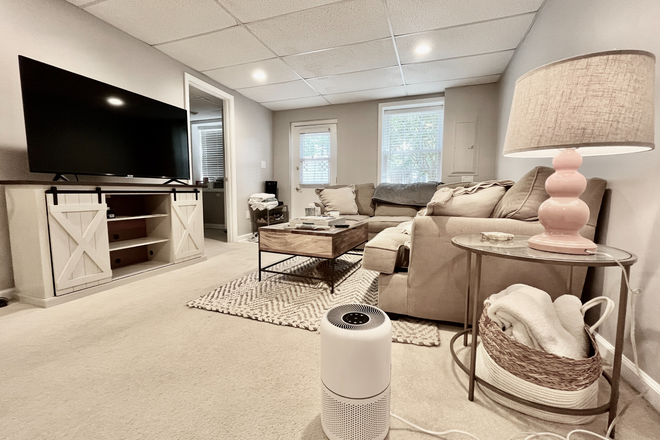 Living room - (Available August 1st)1 Bed /1 Bath Private/Clean/Quiet/Large/Open Floor Plan Apartment
