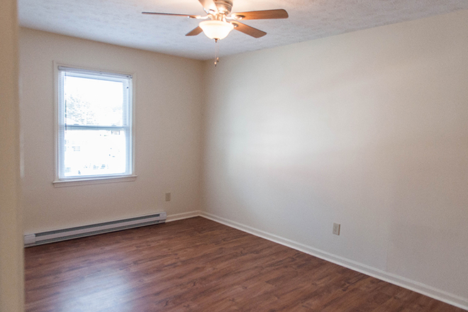 Room - Fairfield Apts