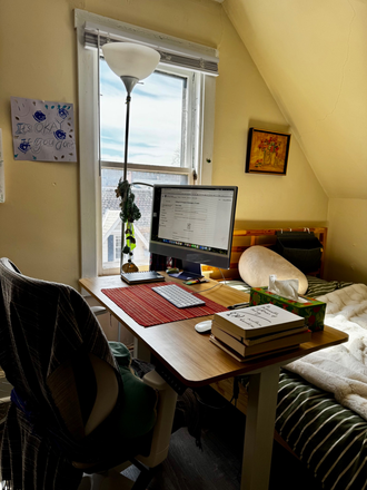 desk - Cozy Furnished Studio Summer Sublet (May 25- Aug 25) Apartments