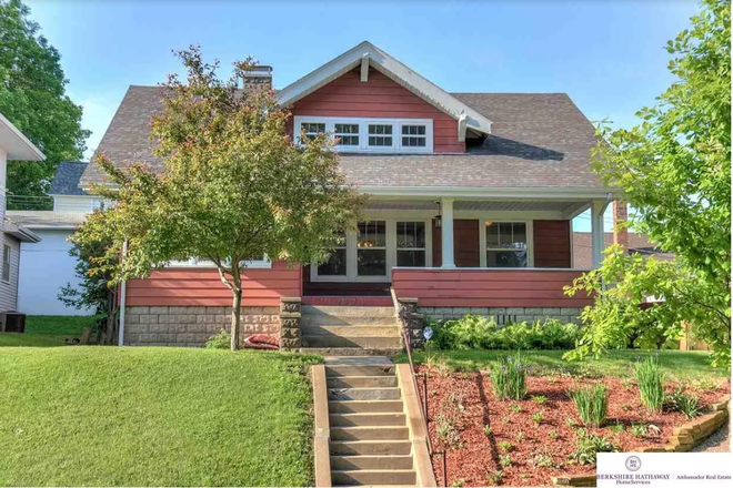 Outside front view - House in Gifford Park, close to campus, 5 bedroom, 2 bath