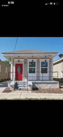 Outside street view - “FURNISHED”3 BEDROOM 3 BATH HOME WITH DRIVEWAY