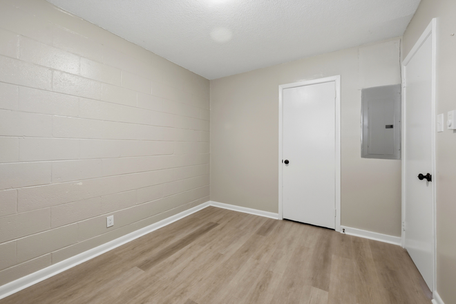 Bedroom - Pinewood Flats 2 Bed/1 Bath near Carrboro Farmers Market