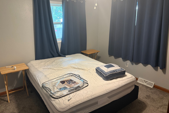 Bedroom - Clean, quiet, house Close to Medary