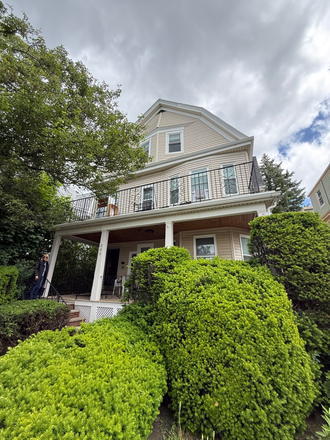 - - PRIME LOCATION FOUR BED TWO BATH NEAR TUFTS 6/1/2027 Apartments