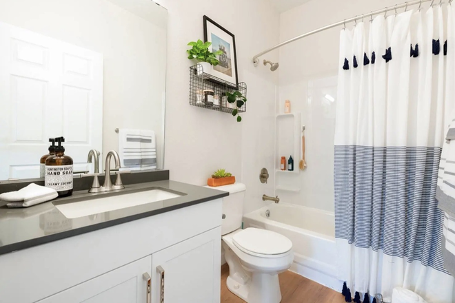 Bathroom - The Pointe