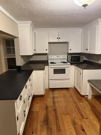 kitchen - 1-2 BR apartment 700 Stonehouse Road