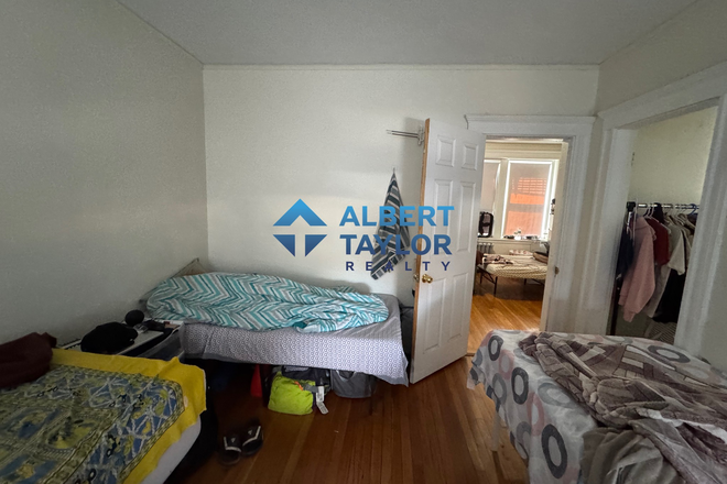 Bedroom - Modern 1 Bed on Boylston!!
