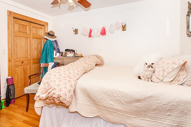 Bedroom - Beacon Hill 2 Bed Anderson St Apartments