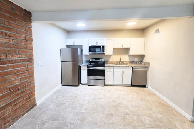 Kitchen - Renovated 1BR Near UA — In-Unit Laundry, Academic-Year Lease Option — $1,050