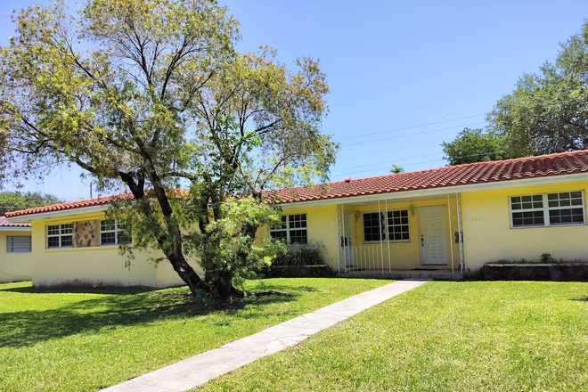 Street View - Walk to UM Coral Gables – Spacious 3BR/2BA Duplex Perfect for Roommates | $4,500