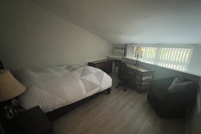 Bedroom (Upper Level in Loft) - Beautiful Boulder Loft for 6-month Sublet- Close to Campus- Wonderful Neighborhood w/ Parking