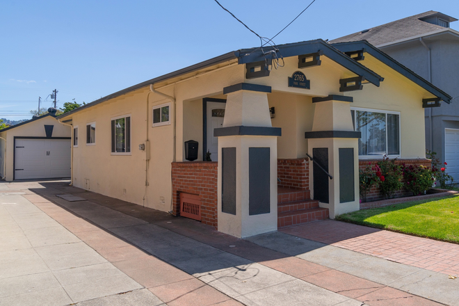 Exterior - pleasant house near UC Berkeley