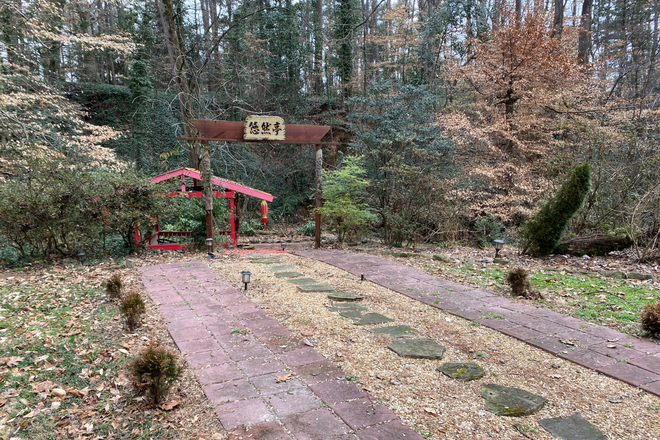 Balcony overlooking backyard & gazebo - Fama subdivisions off North Druid Hill & LaVista drive, opposite Toco Hill shopping malls, easily ac