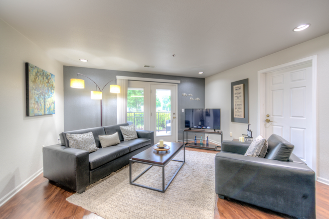 living room - The Landings at Chandler Crossing Apartments