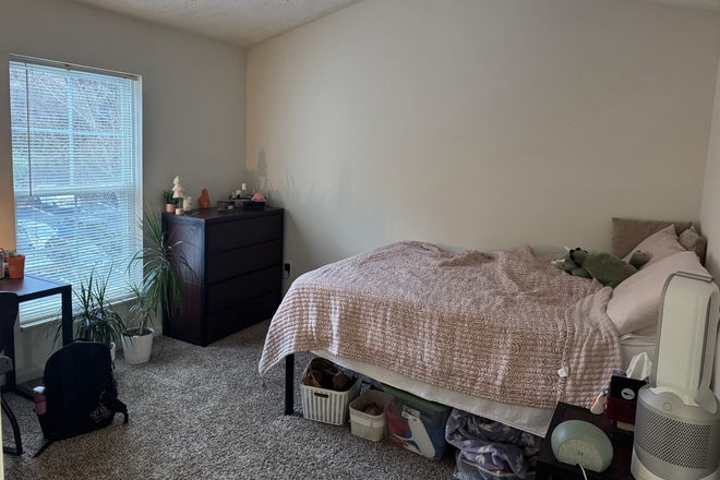 Bedroom - Quarry Trail Apartment Relet (Jan-July 2026)