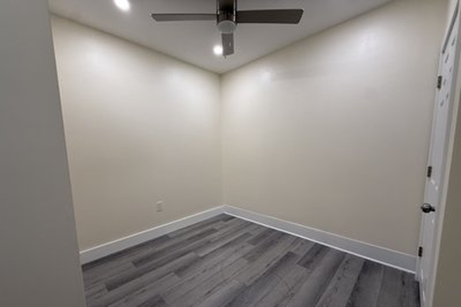 Bedroom - Just Renovated all New One Bedroom in Burbank St walk to Campus No FEE