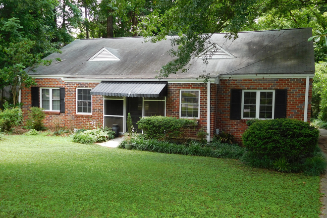 front yard - Decatur 2/1 Duplex on Garden Lane Duplex