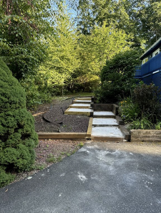 Front steps - 3 bed 2 bath in Belchertown