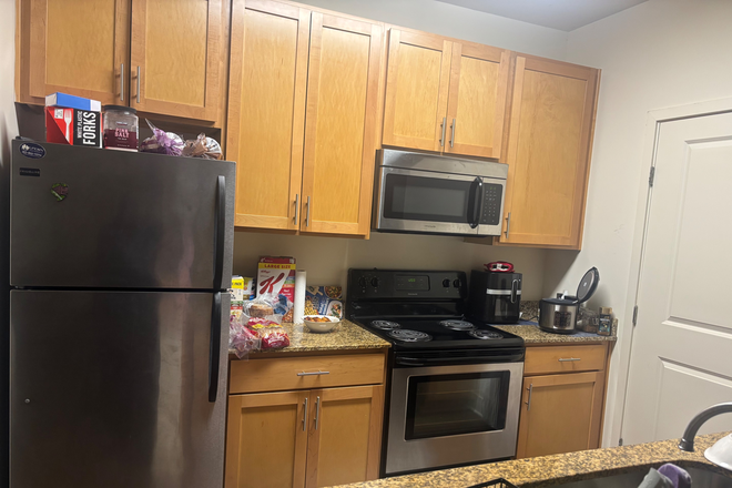 Kitchen - Views on Vine Apartments
