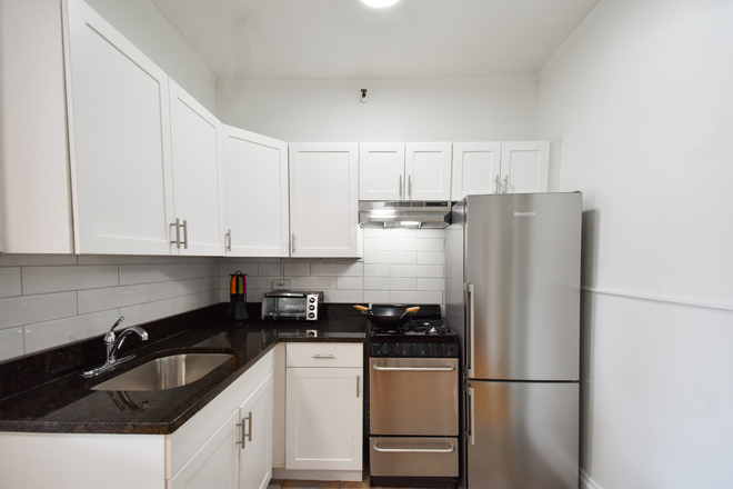 kitchen - Pet Friendly Studio No Fee Apartments