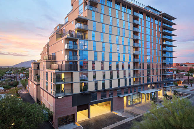 High rise gorgeous views of Tucson mountains - Yugo Apartment Lease Takeover