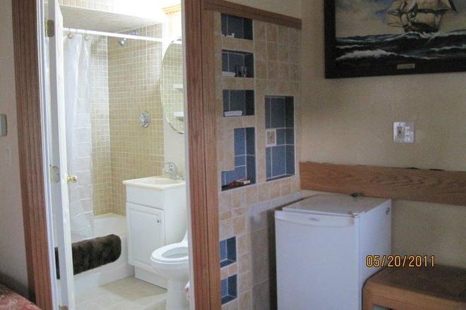 bathroom - Available NOW! 1st Floor Bedroom w/Priv Bath in the Prestigious Spring Hill Area House