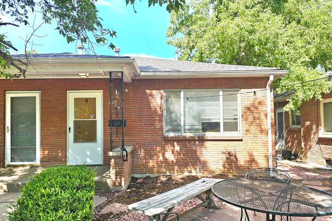 755 Front with Patio! - Bouldu - Perfect University Hill Location — Walk to CU!