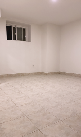 bedroom - 1 unfurnished bedroom in 3 BR basement unit for Rent Steps from U of T St. George Campus