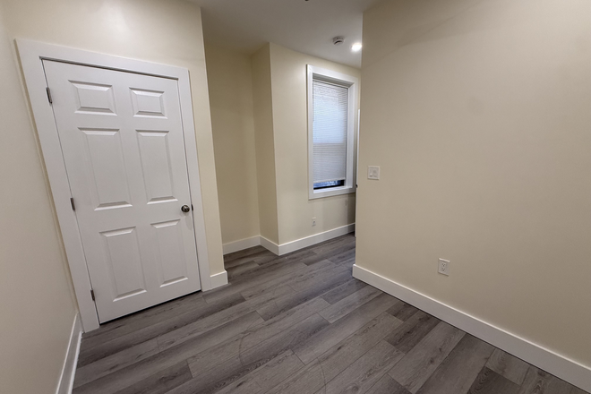Living room - Fully RENOVATED 1 bed 1 bath on Burbank st MUST SEE