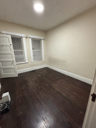 Bedroom - Private Bedroom, Free in-unit Laundry, Available for immediate move-in Apartments