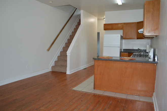 Living Room - Hopkins Area 3BR 2 BA